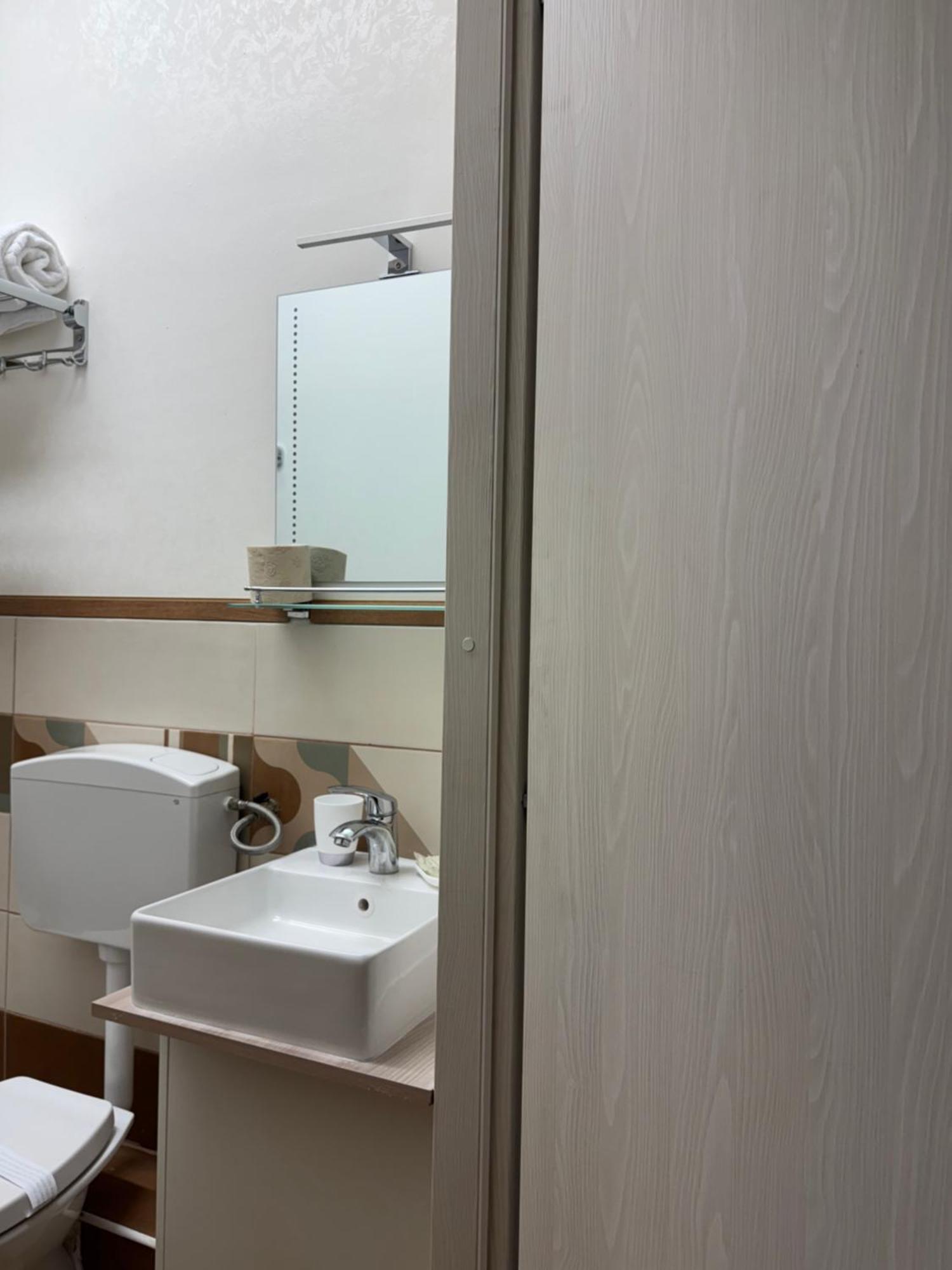 Crispi 120 Rooms New Opening Palermo Luaran gambar